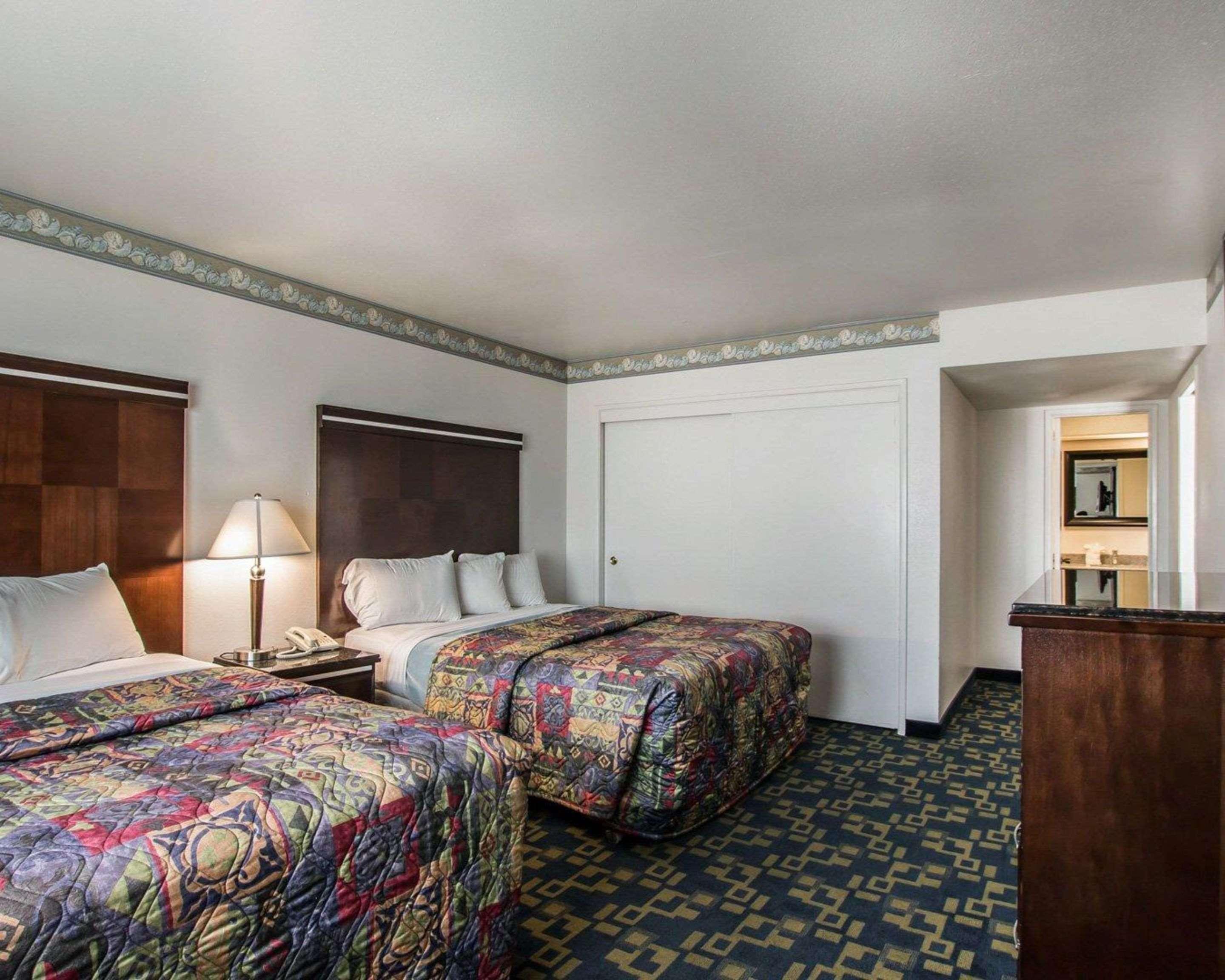 Hotel Oceanside, Ca - Marina / Camp Pendleton 2*