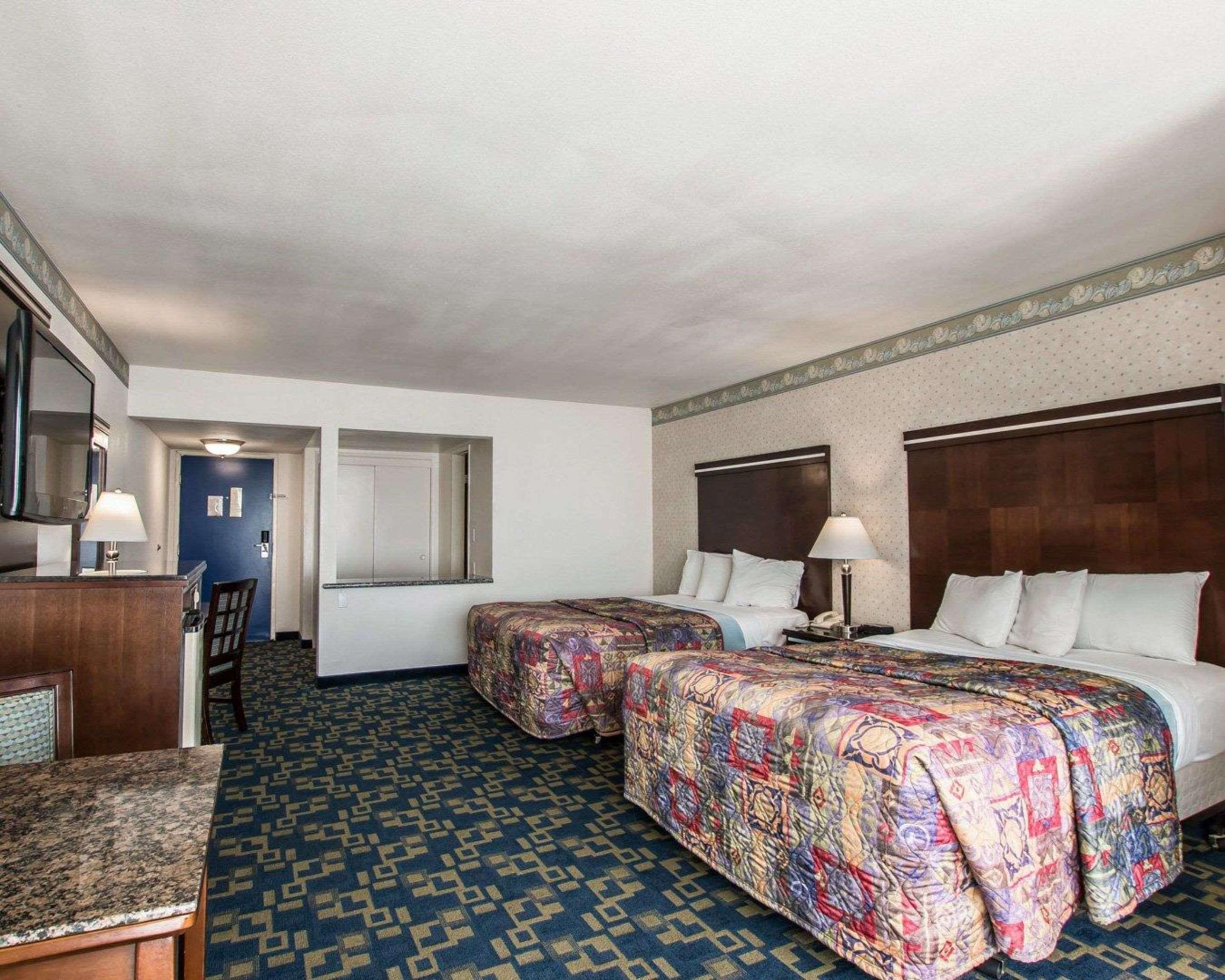Oceanside, Ca - Marina / Camp Pendleton Hotel