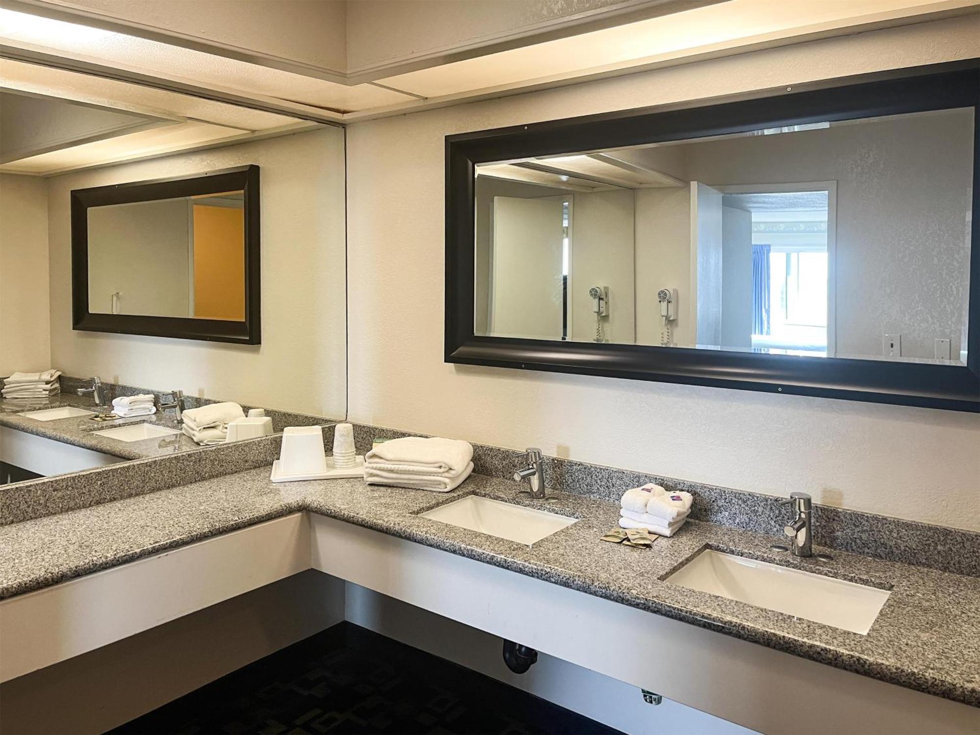 Hotel Oceanside, Ca - Marina / Camp Pendleton